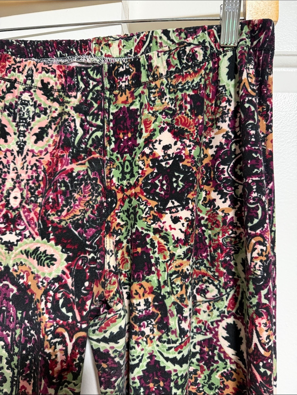 Multicolor Patterned Flared Pants - Picture 3 of 6